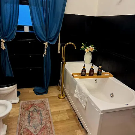 Bed & Breakfast Visconti And 4*